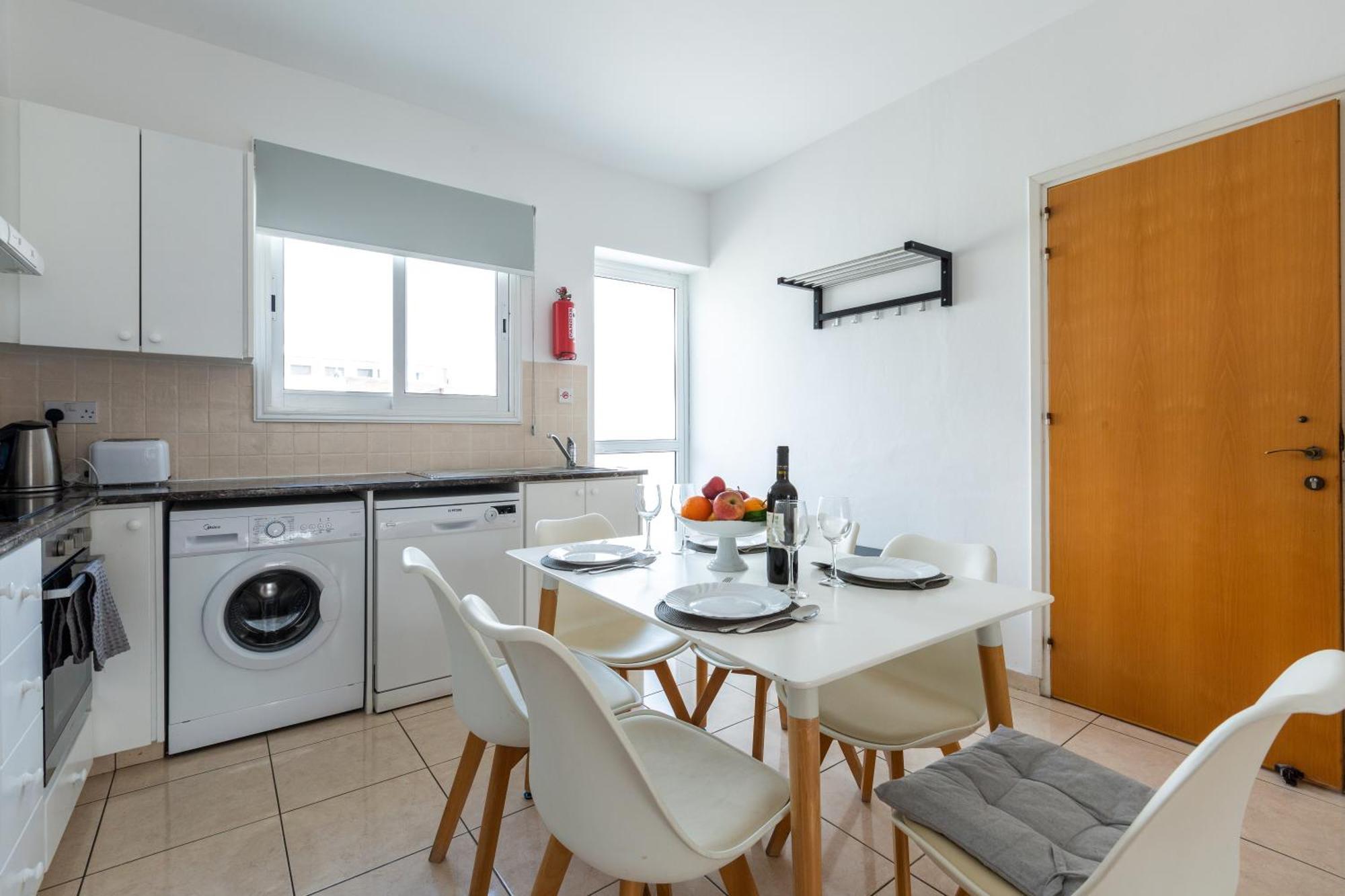 Beautiful 2 Bed Apartment In Paphos Cyprus Zewnętrze zdjęcie